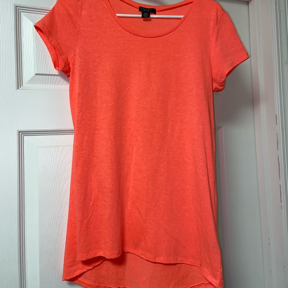 Coral tee